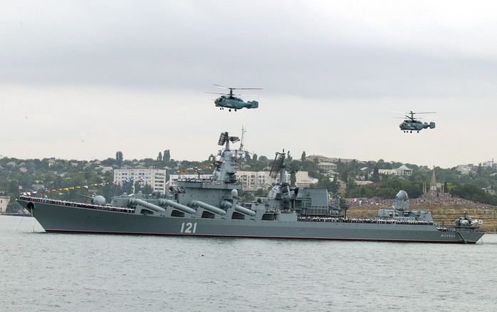 
		Ракетный крейсер "Москва" (Fête patronale) - navire amiral de la flotte russe de la mer Noire