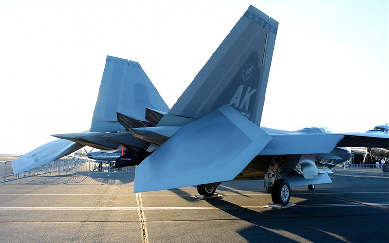  F-22A 猛禽尺寸. 引擎. 重量. 历史. 飞行范围. 实用的天花板