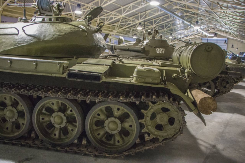 Рассказы о вооружении: танк Т-54 снаружи и внутри 