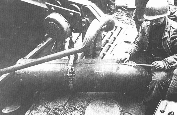 
		САУ "Штурмтигр" - Monture d'artillerie automotrice allemande calibre 380 mm
