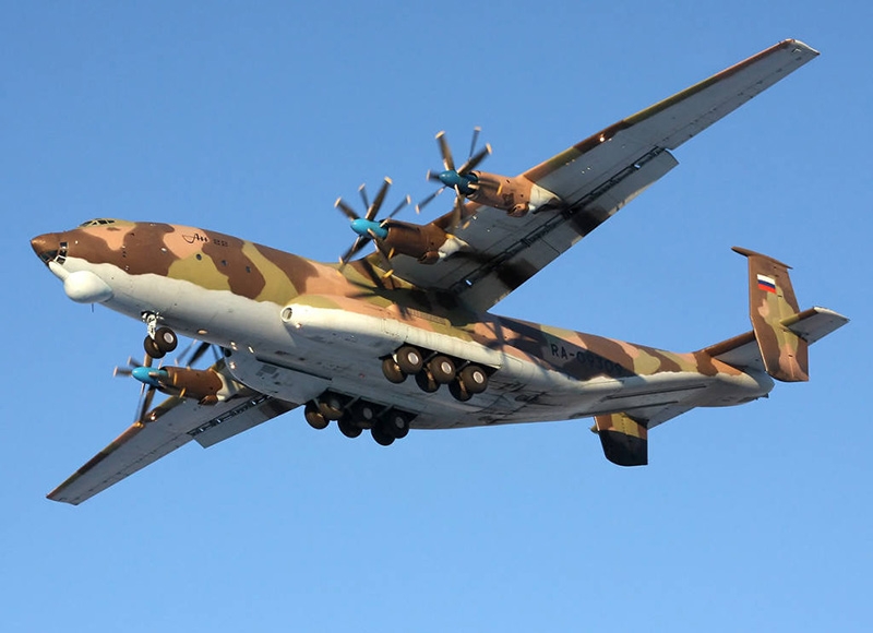  An-22 安泰尺寸. 引擎. 重量. 历史. 飞行范围. 实用的天花板
