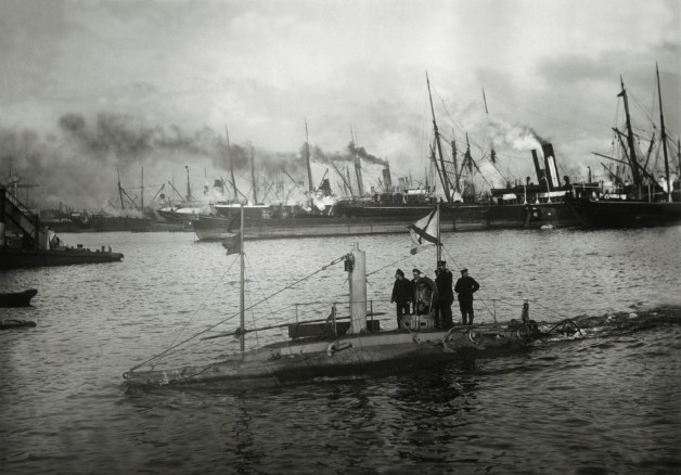  "Delfín" - el primer submarino ruso