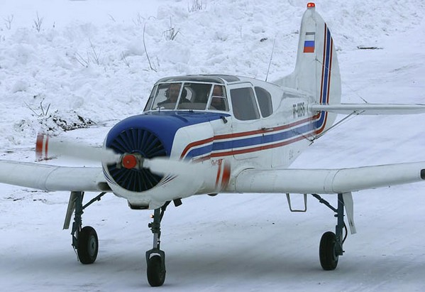  Як-18Т Двигатель. 重量. 历史. 飞行范围. 实用的天花板