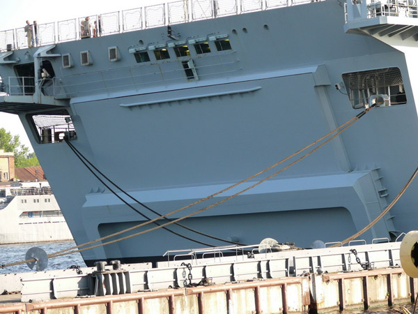 
		«Альбион» -  buque de asalto anfibio de la marina británica