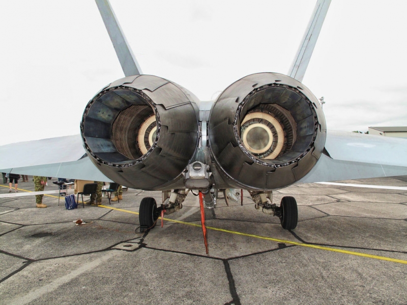  F/A-18 Хорнет Размеры. Двигатель. Вес. История. Дальность полета. Практический потолок