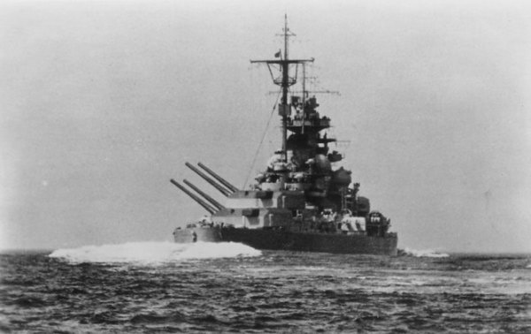 
		Немецкий линкор «Бисмарк» - корабль Второй мировой войны