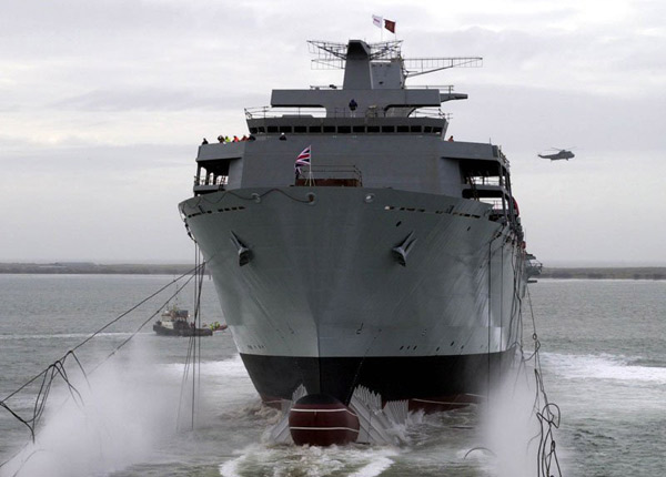 
		«Альбион» -  десантно-вертолётный корабль-док ВМС Великобритании