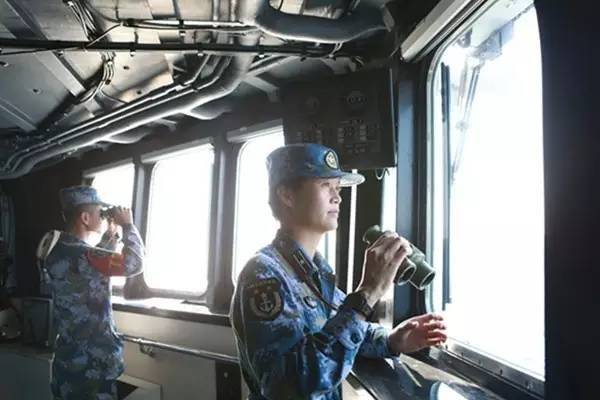 Впервые в истории НОАК боевой корабль ВМС возглавила женщина