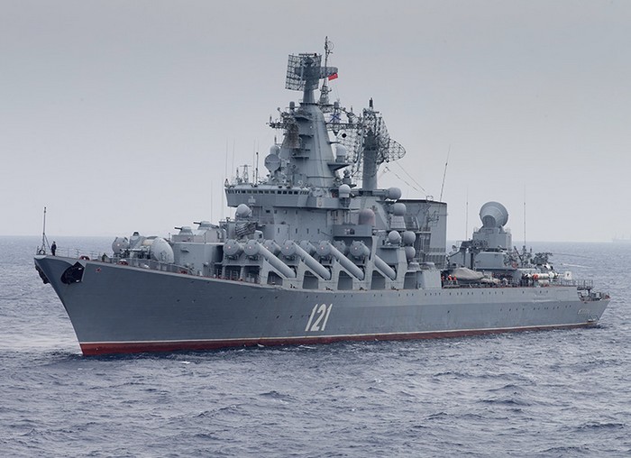 
		Ракетный крейсер "Москва" (Fête patronale) - navire amiral de la flotte russe de la mer Noire