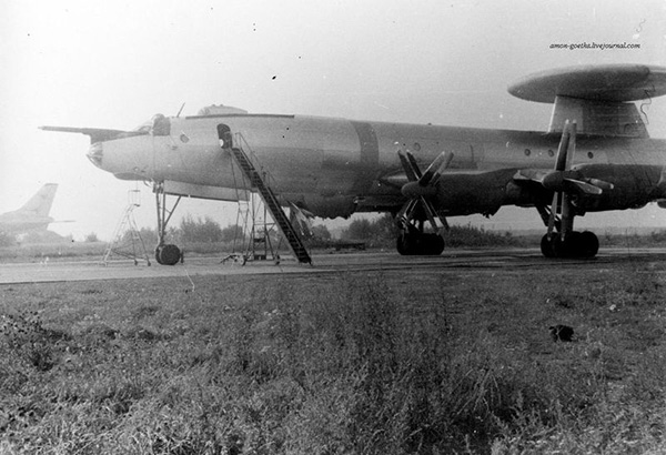  Ту-126 Двигатель. El peso. Historia. rango de vuelo. techo práctico