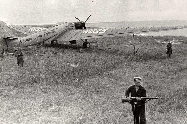  Самолет АНТ-25 Размеры. 引擎. 重量. 历史. 飞行范围