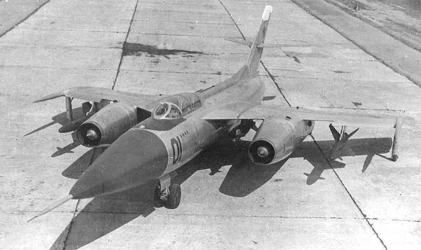  Yak-28尺寸. 引擎. 重量. 历史. 飞行范围. 实用的天花板