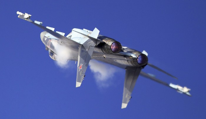  Su-35S尺寸. 引擎. 重量. 历史. 飞行范围. 实用的天花板