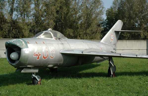  MiG-17 Dimensions. Engine. The weight. story. Range of flight. Service ceiling