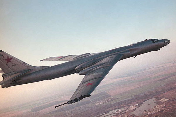  Ту-16 Размеры. Двигатель. Вес. История. Дальность полета. Практический потолок