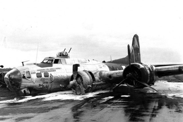  B-17 Летающая Крепость Размеры. Motor. El peso. Historia. rango de vuelo
