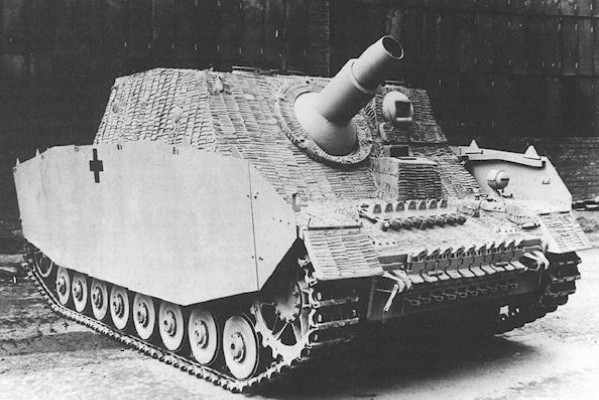 
		IV «Бруммбэр» - cañones autopropulsados ​​alemanes de asalto calibre 150 mm