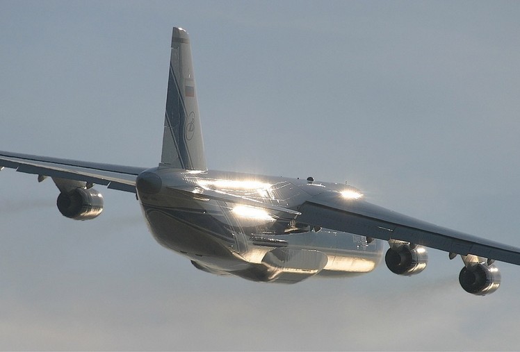  Motor Ruslan An-124. El peso. Historia. rango de vuelo. techo práctico