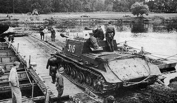 
		ИСУ-122 - советская САУ Второй мировой войны
