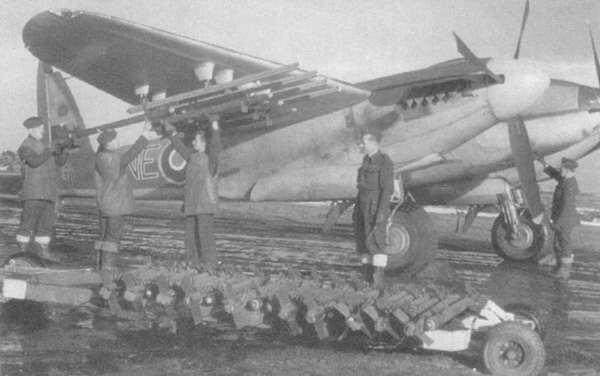  De Havilland Mosquito Dimensions. Engine. The weight. story. Range of flight