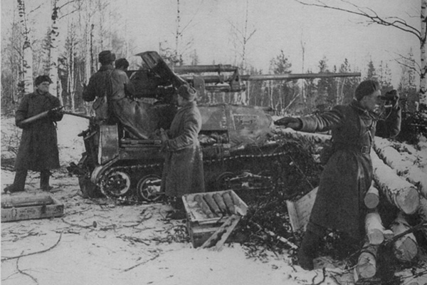 
		A-20 «Komsomolets» - tractor de artillería blindado