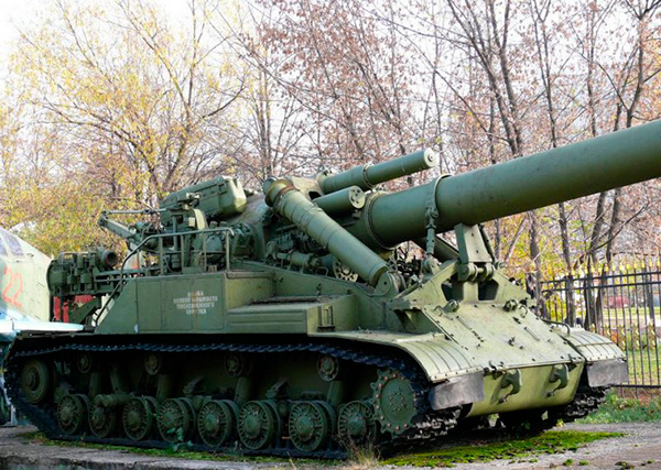 
		САУ 2А3 «Конденсатор-2П» - самоходная артиллерийская установка особой мощности 406-мм