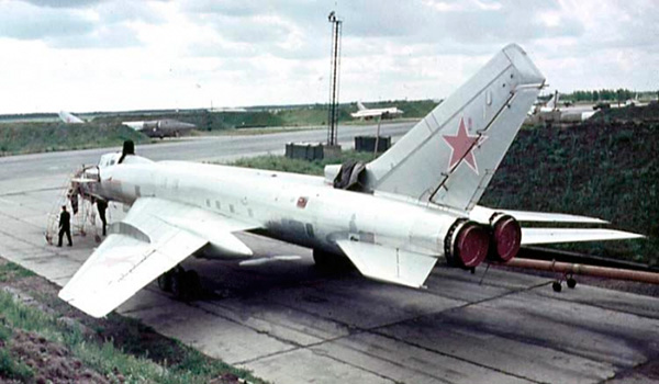  Dimensions Tu-128. Moteur. Le poids. Histoire. Gamme de vol. plafond pratique