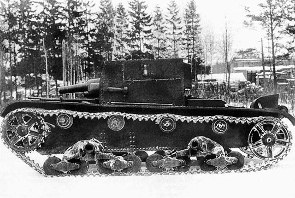 
		САУ АТ-1 - первый в мире артиллерийский танк