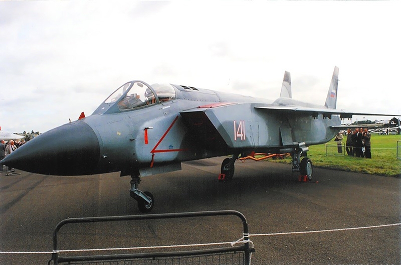  Yak-141 Dimensions. Engine. The weight. story. Range of flight. Service ceiling
