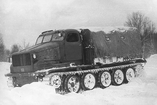 
		AT-T - tracteur d'artillerie lourde