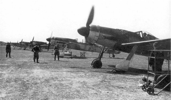  Focke-Wulf Fw 190 Dimensiones. Motor. El peso. Historia. rango de vuelo