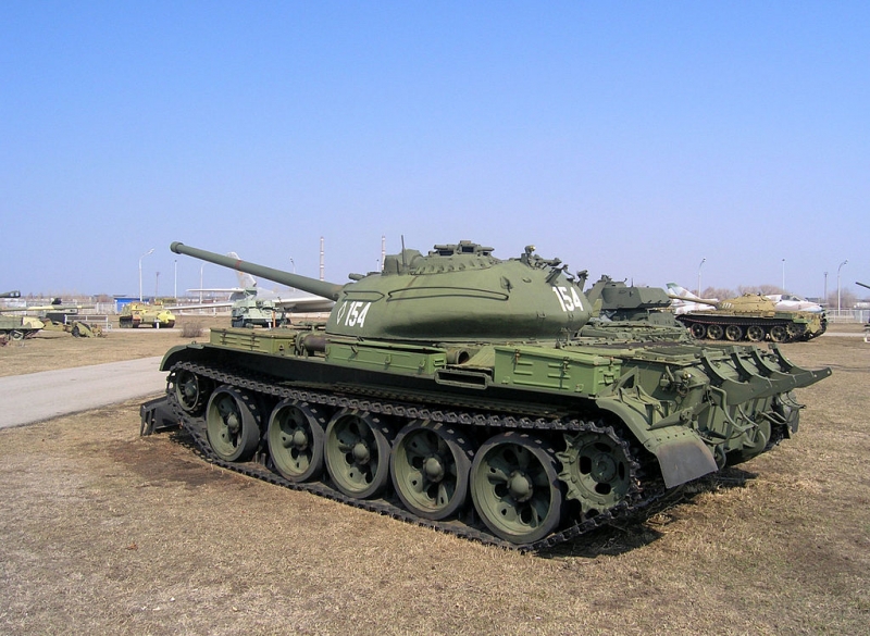  Moteur de réservoir T-54. Le poids. Dimensions. Armure. Histoire