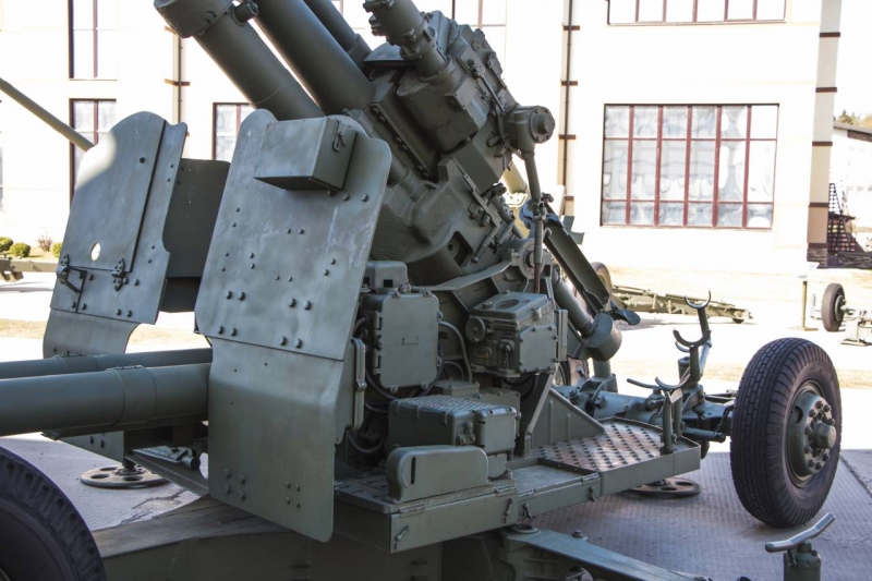 Historias de armamento: cañón antiaéreo KS-19 