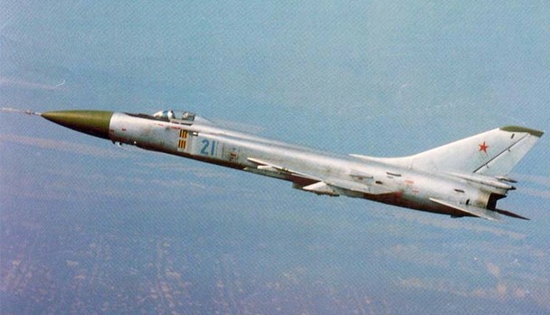  Су-15 Размеры. 引擎. 重量. 历史. 飞行范围. 实用的天花板
