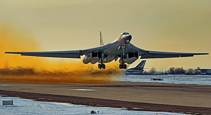  Ту-160 Белый лебедь Размеры. Двигатель. Вес. История. Дальность полета. Практический потолок