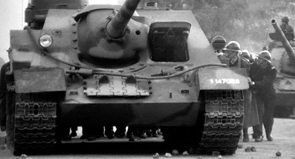 
		AGUA SALUDABLE-100 - unidad de artillería autopropulsada del Ejército Rojo