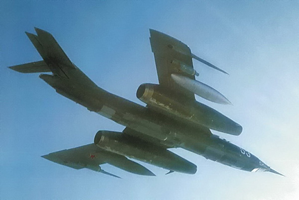  Yak-28 Dimensiones. Motor. El peso. Historia. rango de vuelo. techo práctico