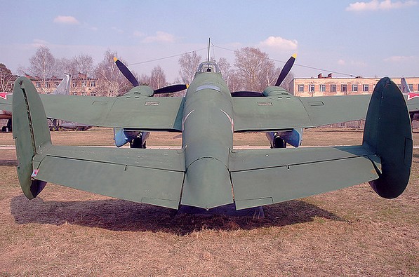  Pe-2 Dimensions. Engine. The weight. story. Range of flight. Service ceiling