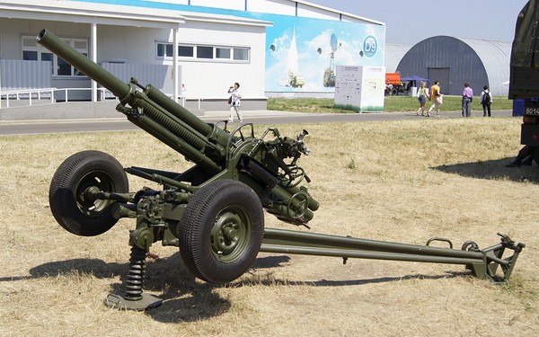 
		2B9M «矢车菊» - 自动迫击炮口径 82 毫米