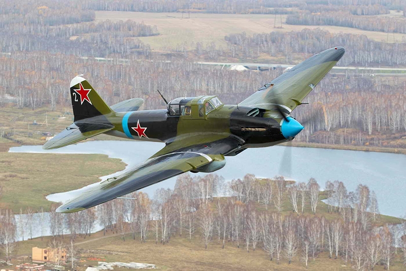  IL-2 Dimensions. Engine. The weight. story. Range of flight. Service ceiling