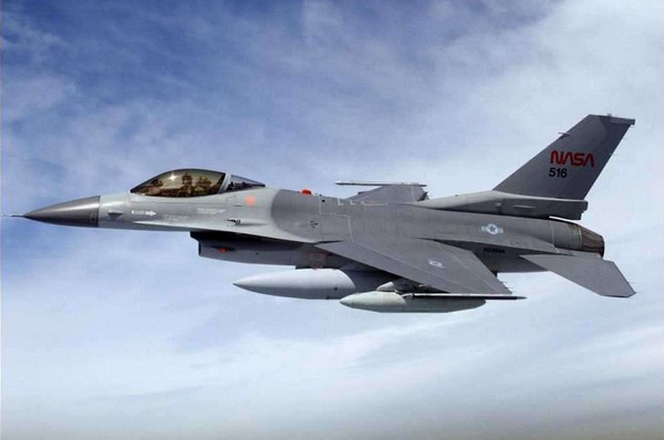  Fighter F-16 Dimensions. Engine. The weight. story. Range of flight