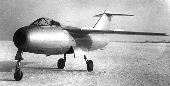  La-15 尺寸. 引擎. 重量. 历史. 飞行范围. 实用的天花板