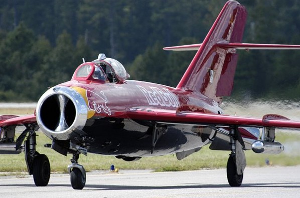  МиГ-17 Размеры. Двигатель. Вес. История. Дальность полета. Практический потолок