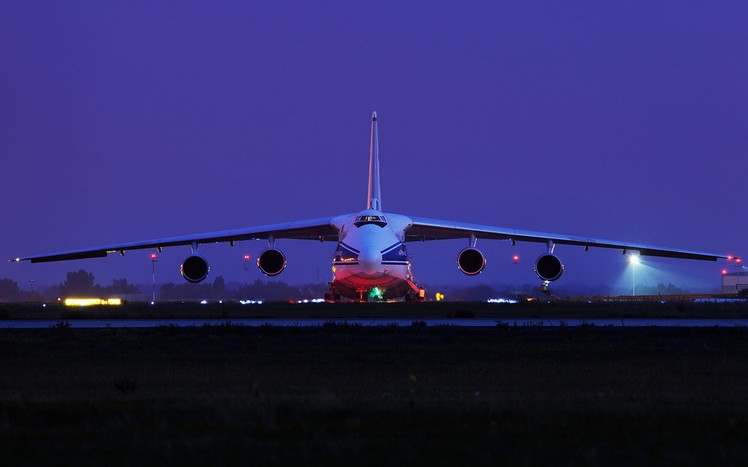  Moteur An-124 Ruslan. Le poids. Histoire. Gamme de vol. plafond pratique