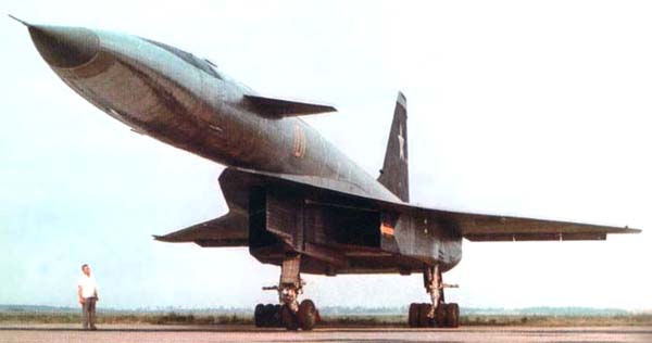  飞机 T-4 Sotka 尺寸. 引擎. 重量. 历史. 飞行范围