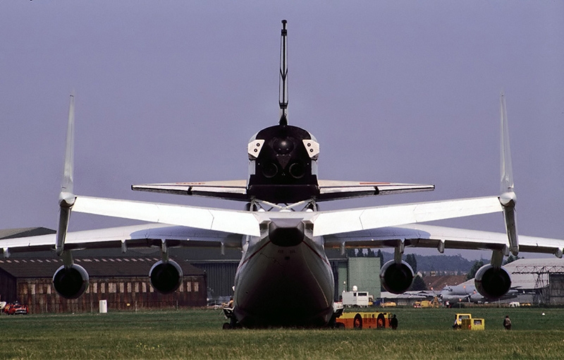  Ан-225 Мрия Размеры. Motor. El peso. Historia. rango de vuelo. techo práctico