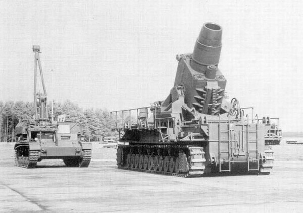
		卡尔 - 自行式德国迫击炮口径 600 毫米和 540 毫米