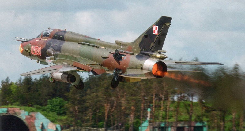  Su-17 Dimensions. Engine. The weight. story. Range of flight. Service ceiling