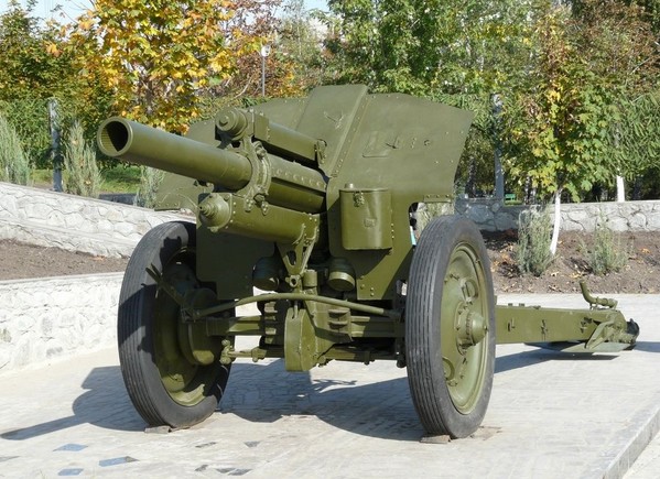 
		M-30 - howitzer samples 1938 , the caliber of 122 mm 
