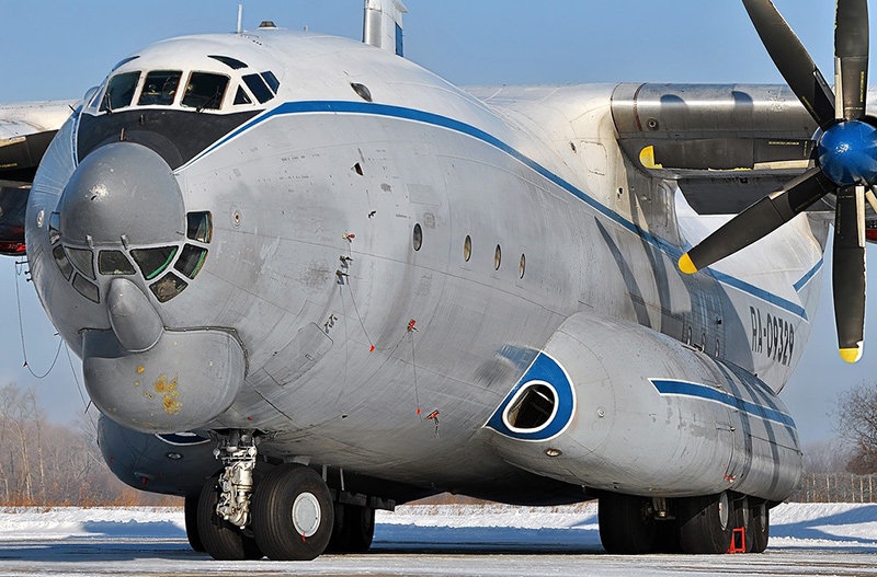 An-22 Antey Dimensions. Moteur. Le poids. Histoire. Gamme de vol. plafond pratique
